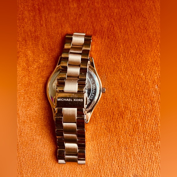 Michael Kors Stainless Steel Rosegold Rose Gold Watch Timepiece MK Works - Picture 3 of 3